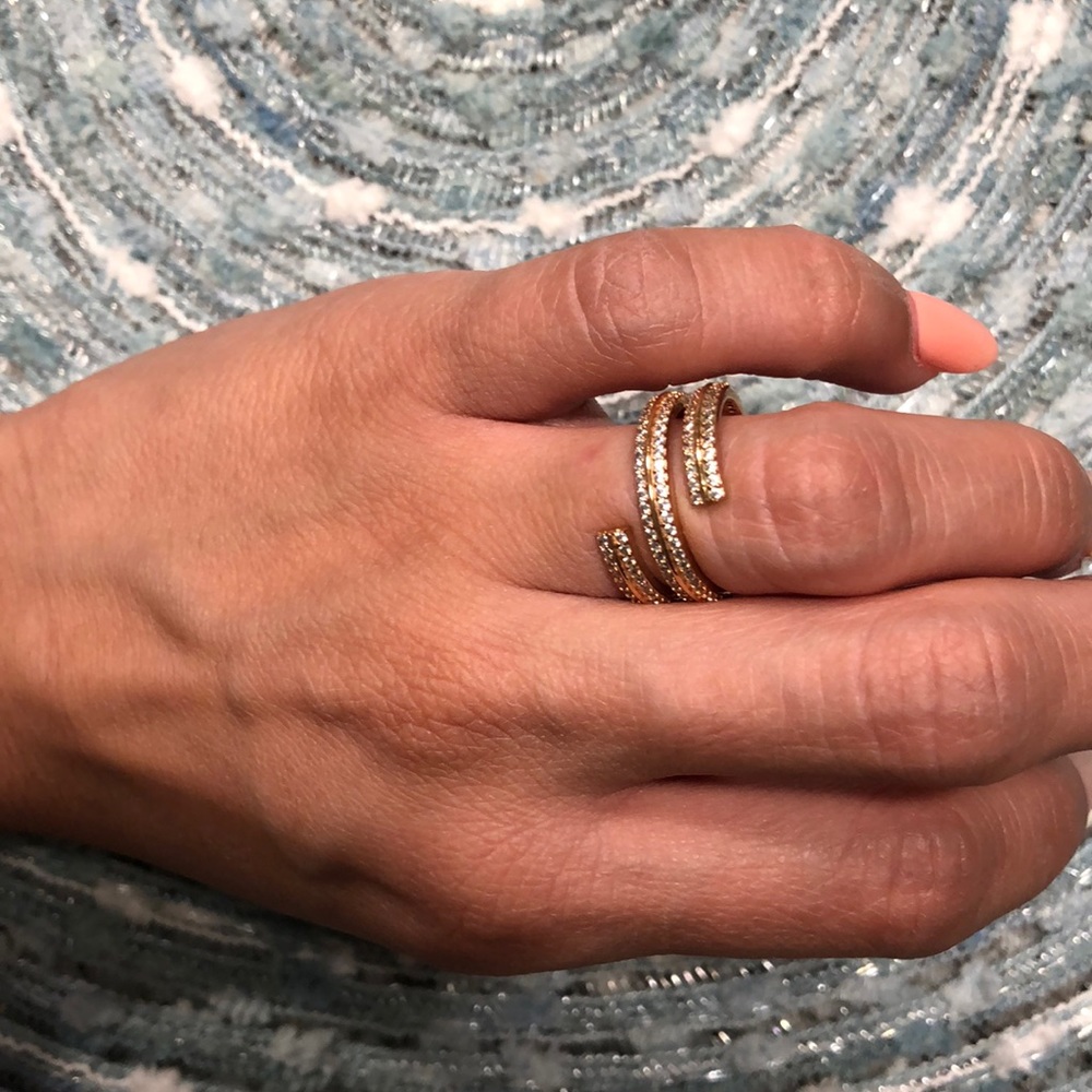 Henri Bendel spiral ring